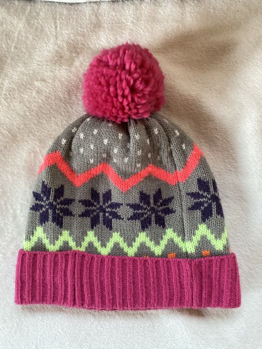 Czapka w norweskie wzory s/m gap kids różowa z pomponem na dziewczynkę