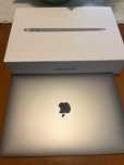 Vendo MacBook Air 13 M1 8gb de Ram e 256gb de memória interna.