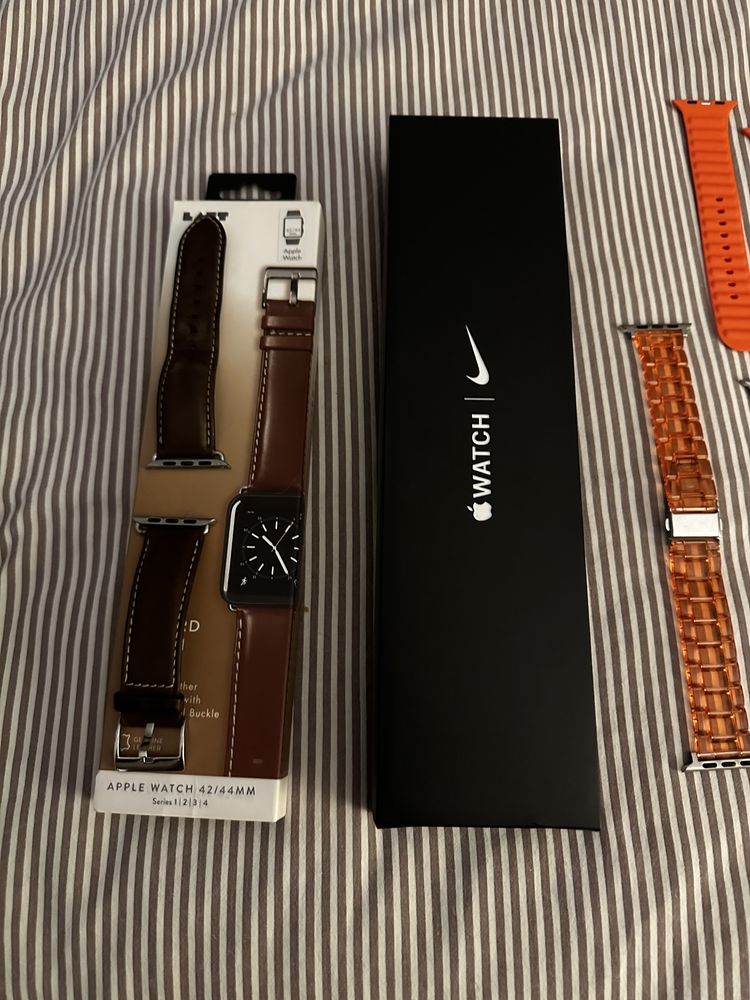 Várias pulseiras Apple Watch