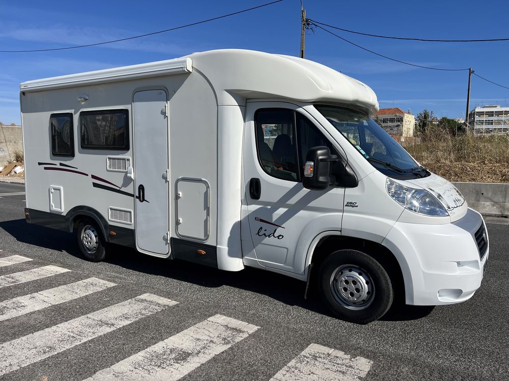 Autocaravana perfilada Fiat 2.3 multijet ano 2009 com AC