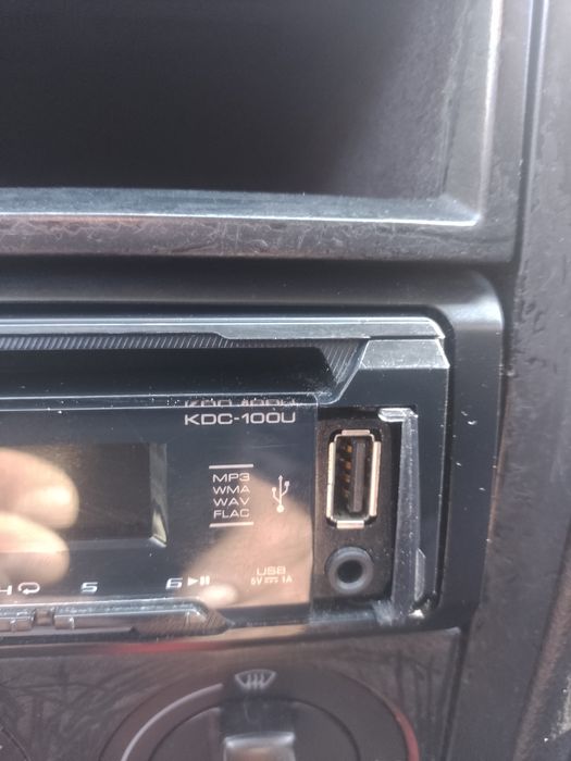 Автомагнитола Kenwoob KDC-100U