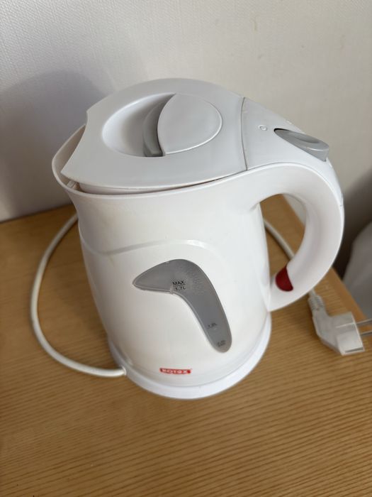 Чайник електричний Rotex RKT68-G