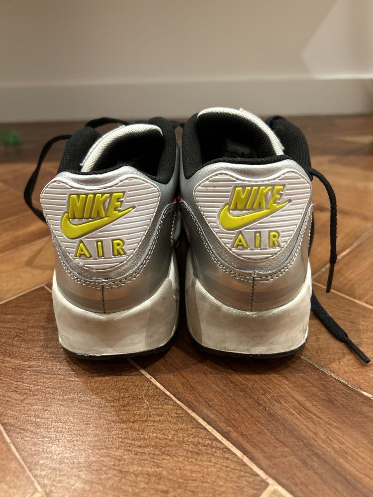 Nike Air Max prata e preto
