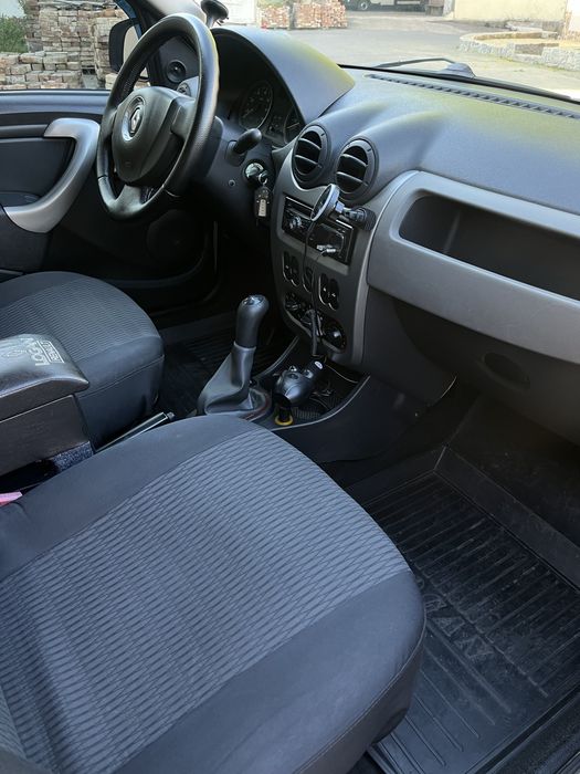 Renault Logan 2010 1.6MPI