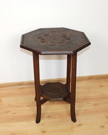 Stary stolik, kwietnik rzeźbiony