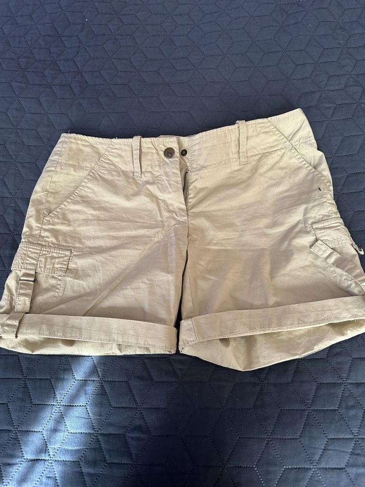 Шортижіночі Tommy Hillfiger, розмір 6, це М
