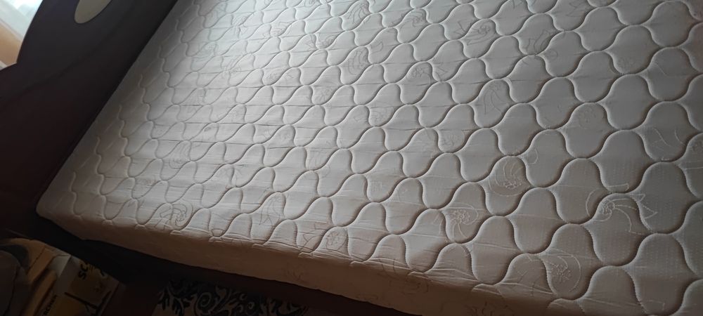 Двоспальне ліжко