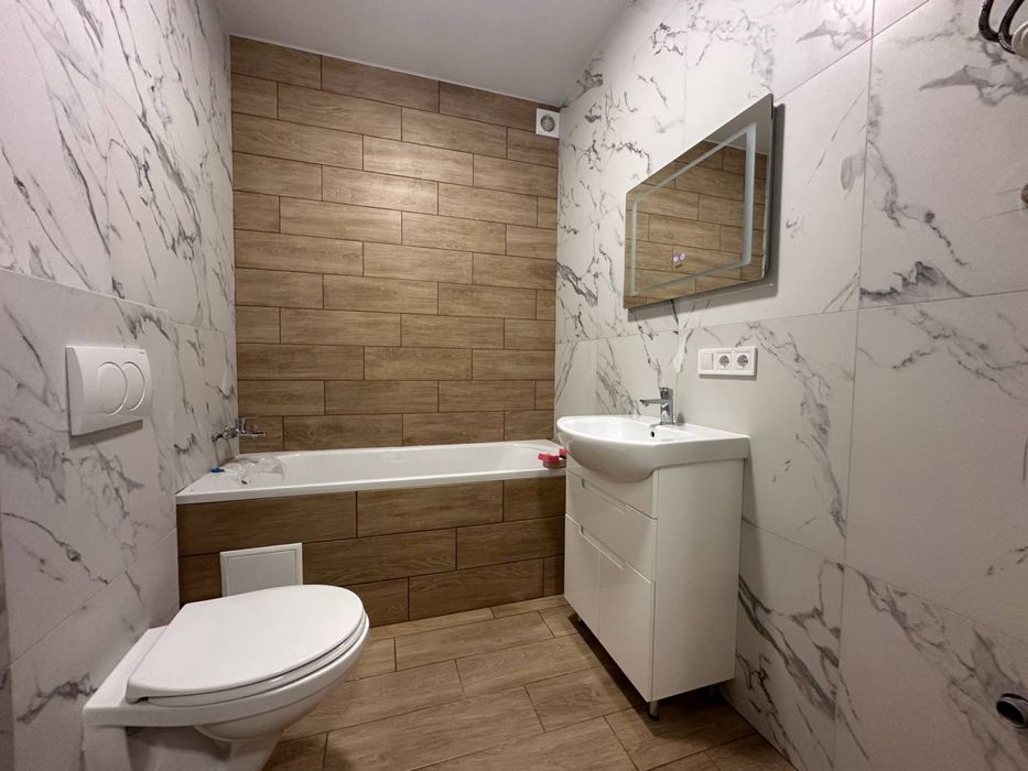 Простора квартира щ новим ремонтом! Без комісії! 15 зв ввд Києва!