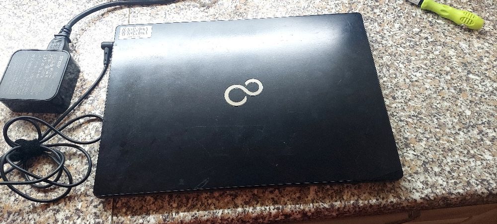 Fujitsu simens u904 і5 4300u 6gb ram 500gb ssd пошкоджений сенсор