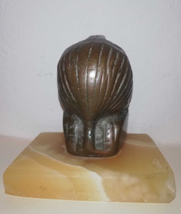 Stara Egipska figurka - 100 % mosiądz na marmurze