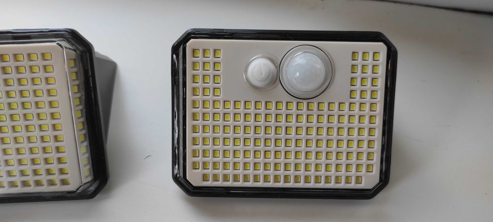 Водонепроницаемый светильник с датчиком движения на солнечных батареях