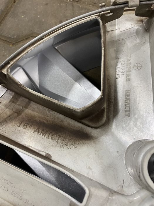 Структурні Колпаки R16 Renault Рено Оригінал стан нових