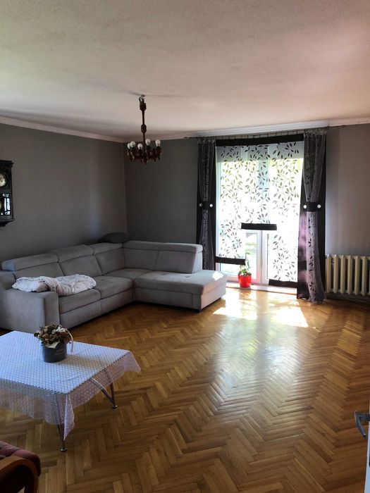 Dom na sprzedaż  w śród drzew, ocieplony, instalacja fotowoltaiczna.
