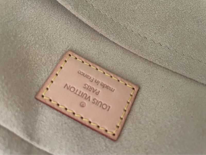 Louis Vuitton Manhattan PM torebka