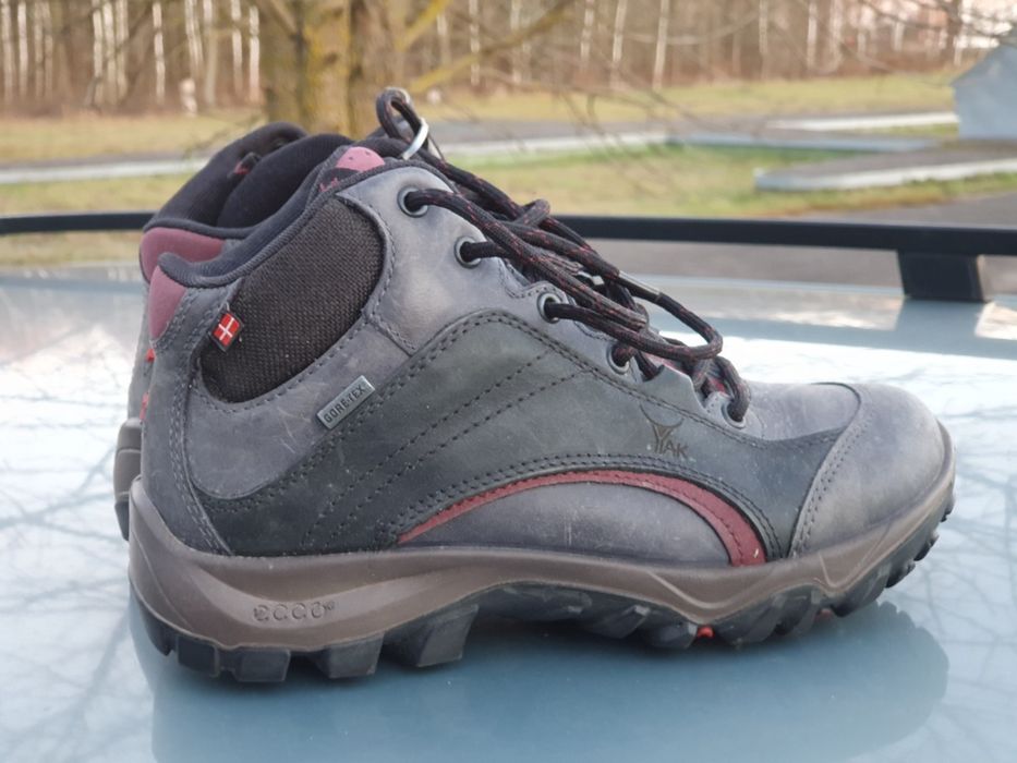 Buty zimowe Ecco r. 38 z kolcami na zimę