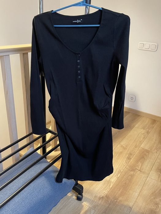 Обтягуюча сукня для вагітних