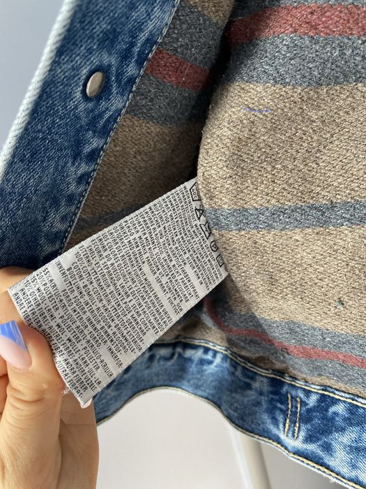 Kurtka typu trucker z podszewką z denimu i wełny marki Levi's