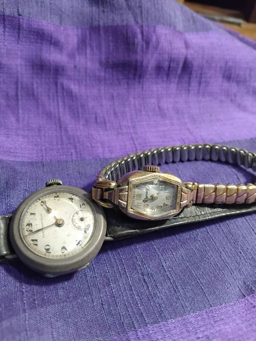 Dois relógios de senhora  mecânicos  a funcionar