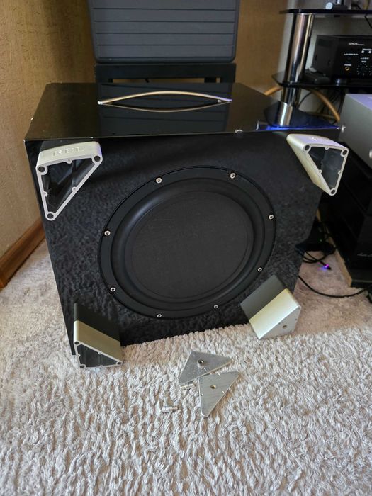 Продам сабвуфер Rel S5