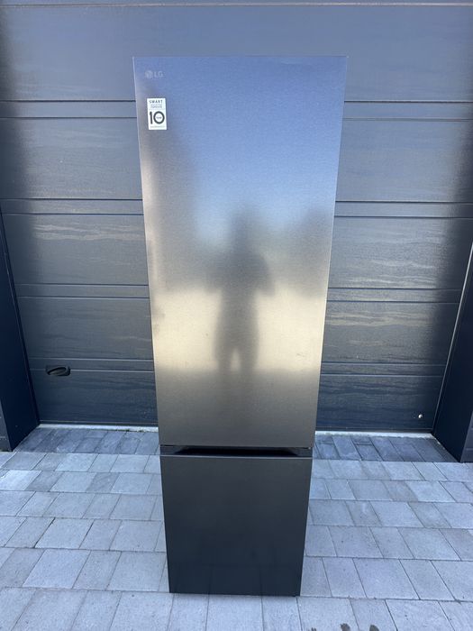 Холодильник LG 2m/2024 рік