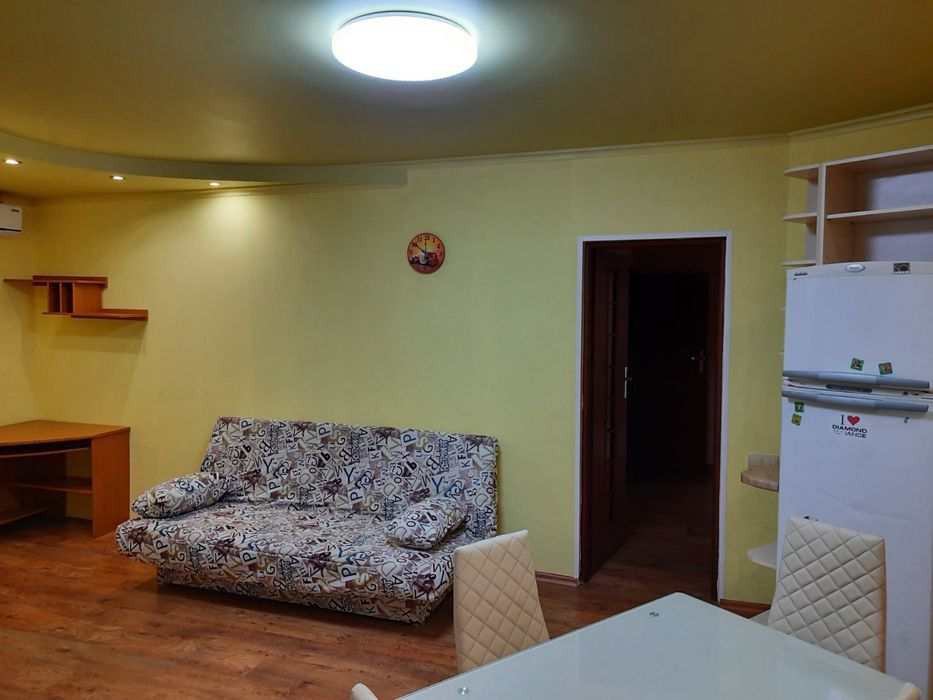 Длительно (год и более) 2х ком.квартира в р-не Монолита; газ.котел