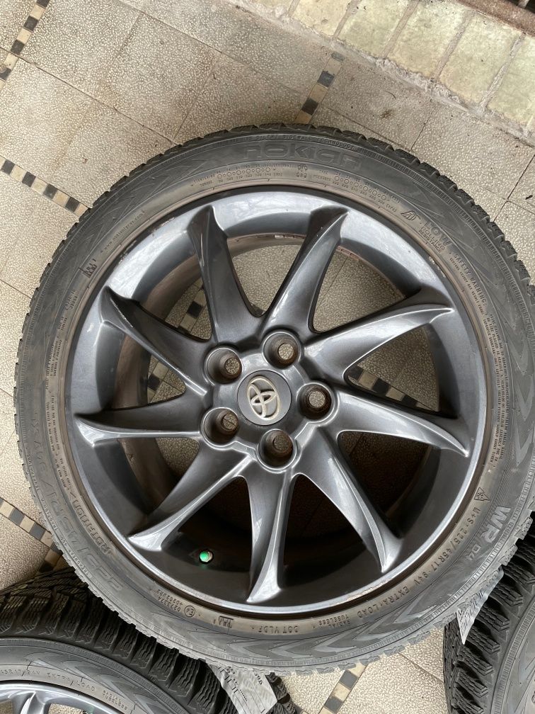 Toyota Auris alufelgi + opony zimowe Nokian 225/45 R17 94V XL.