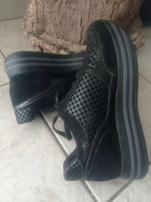 Vendo sapatilhas numero 4 0