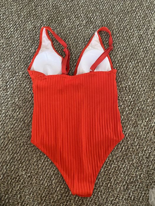 Купальник жіночий червоний суцільний