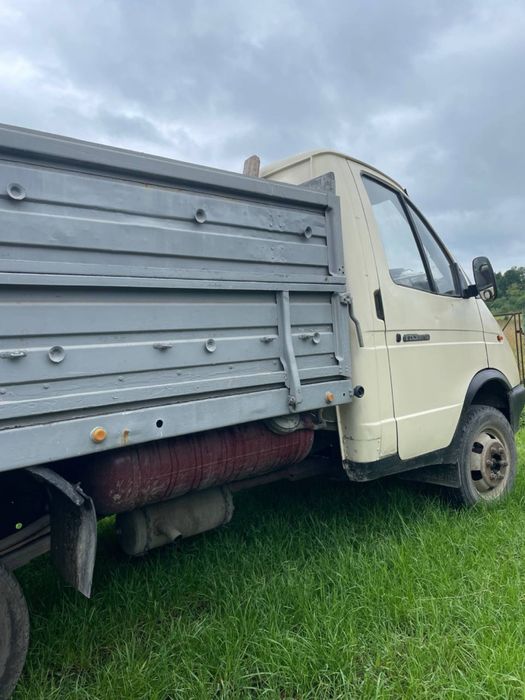 Вантажний автомобіль газ