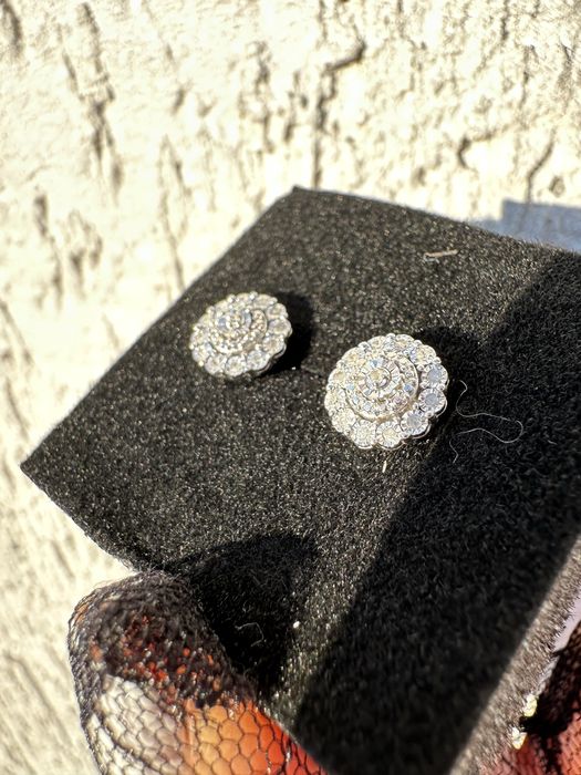 Срібні пусети з діамантами