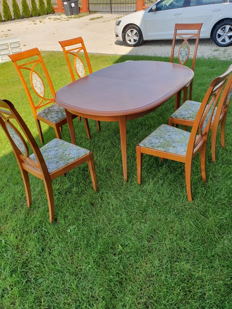 Zestaw  stół  i 6 krzeseł