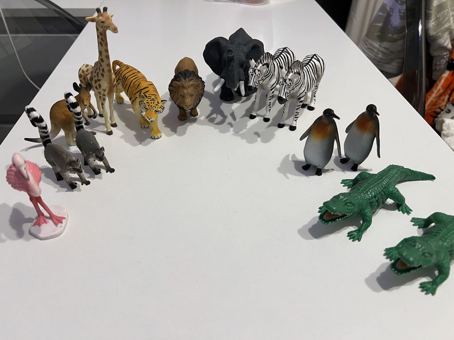 Zestaw 15 figurek zwierzątek