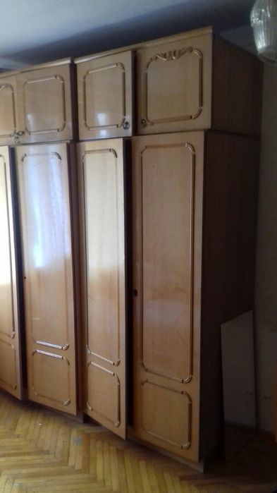 Меблі для спальні або вітальні