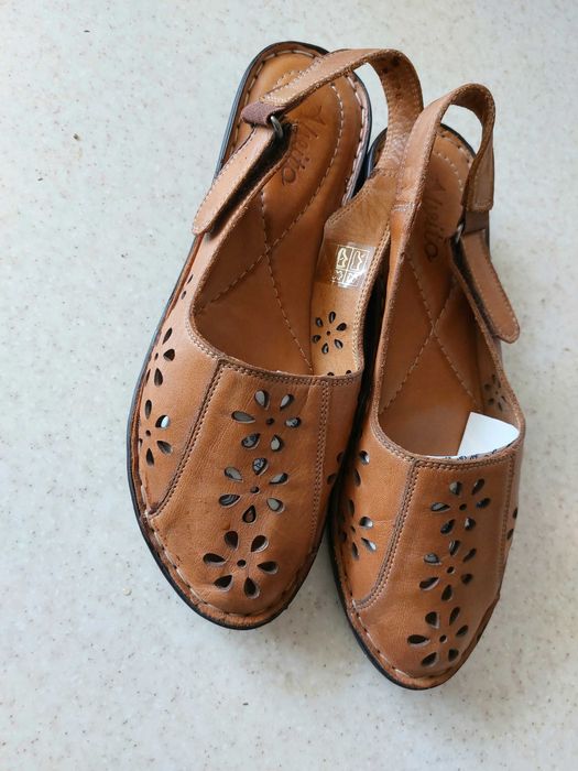 Женская обувь: туфли, босоножки на весну, лето