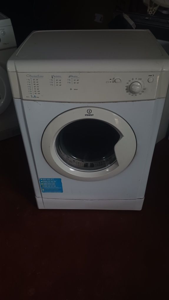 Máquina de secar roupa Indesit