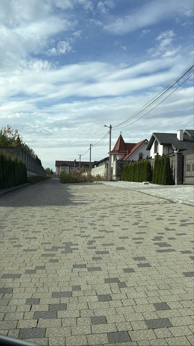 Продаж котеджу ,район Екватору.