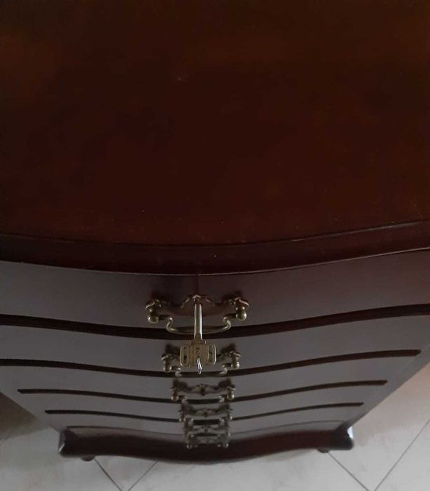 Móvel Cómoda Olaio vintage  – anos 50, de madeira maciça