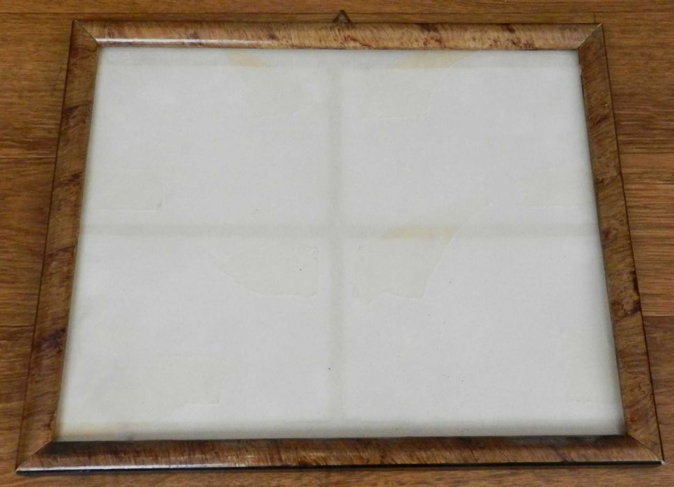 Dwie drewniane ramki do obrazu fotografii z szybami, 32x26 i 16,5x22