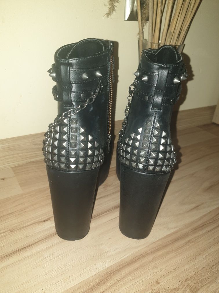 DEMONIA buty na koturnie