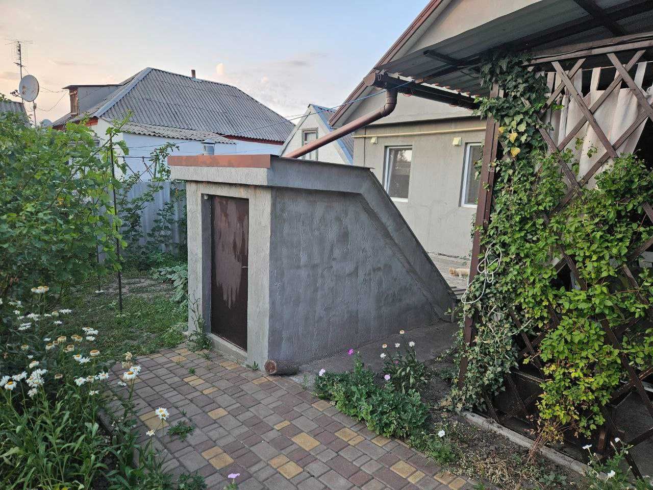 Продам затишний будинок з меблями 75 м кв.