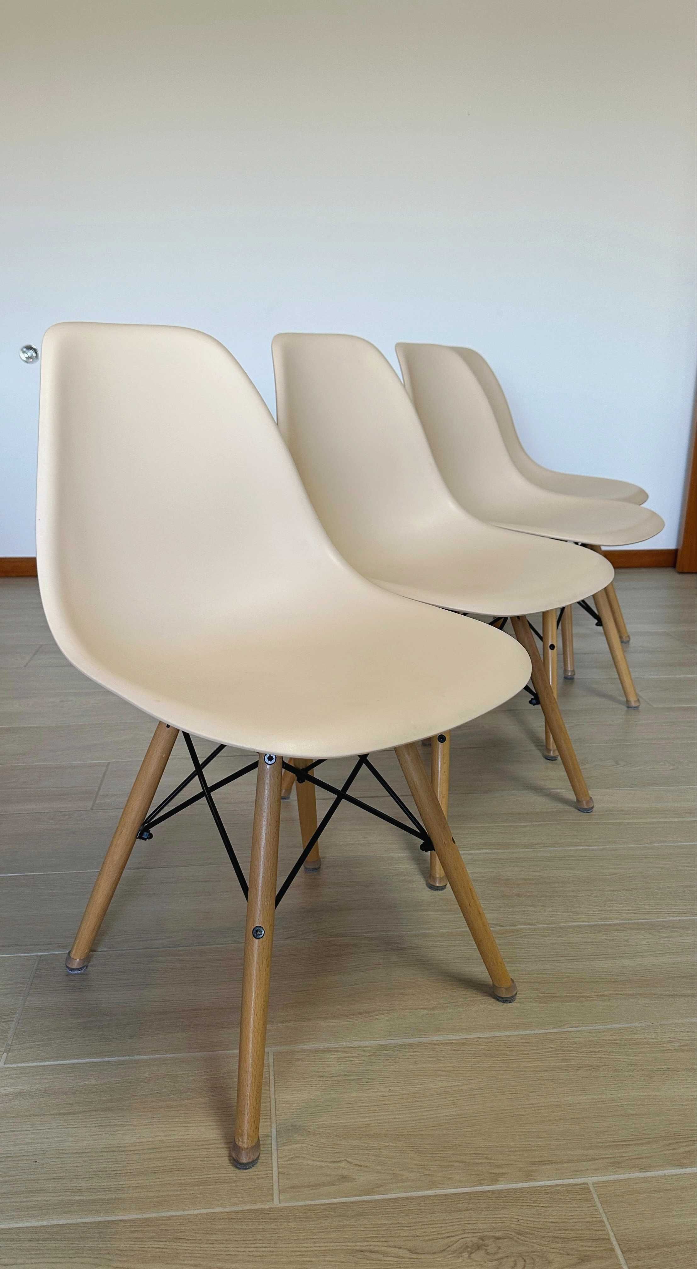 Mesa extensível IKEA + 4 Cadeiras