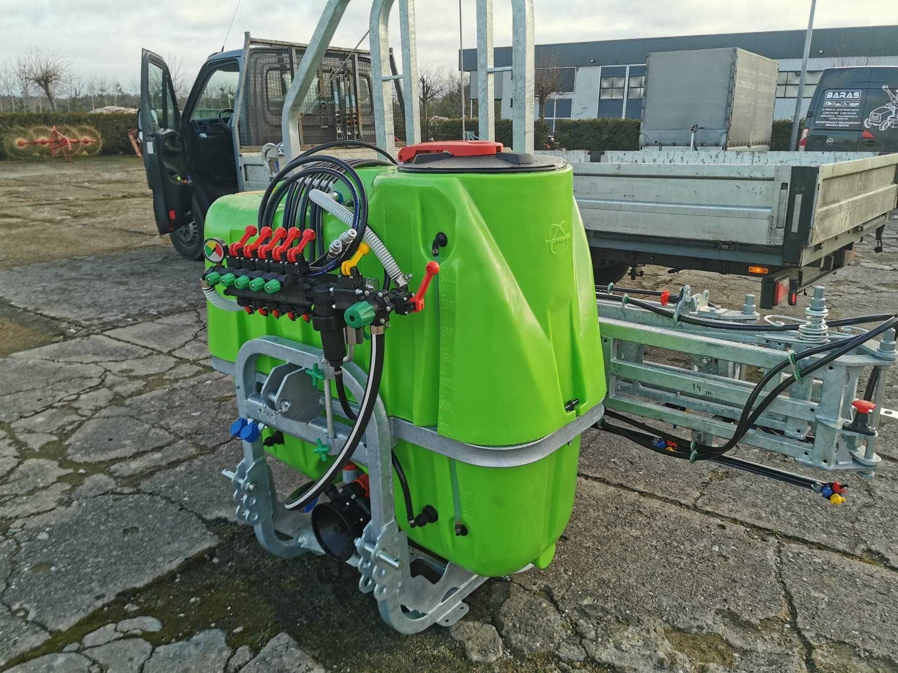 Opryskiwacz firmy Tolmet typ KLARA 400L/12m posiadamy też 200 l 300
