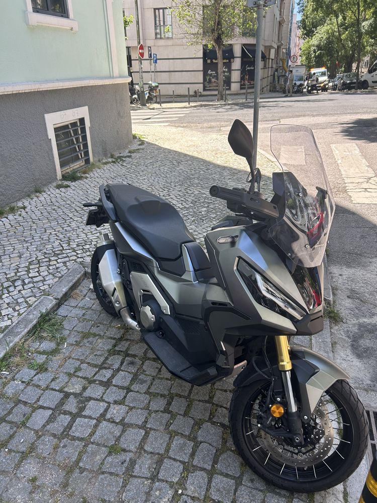 Vendo Xadv 750 com 1500 Km com garantia válida até 2026