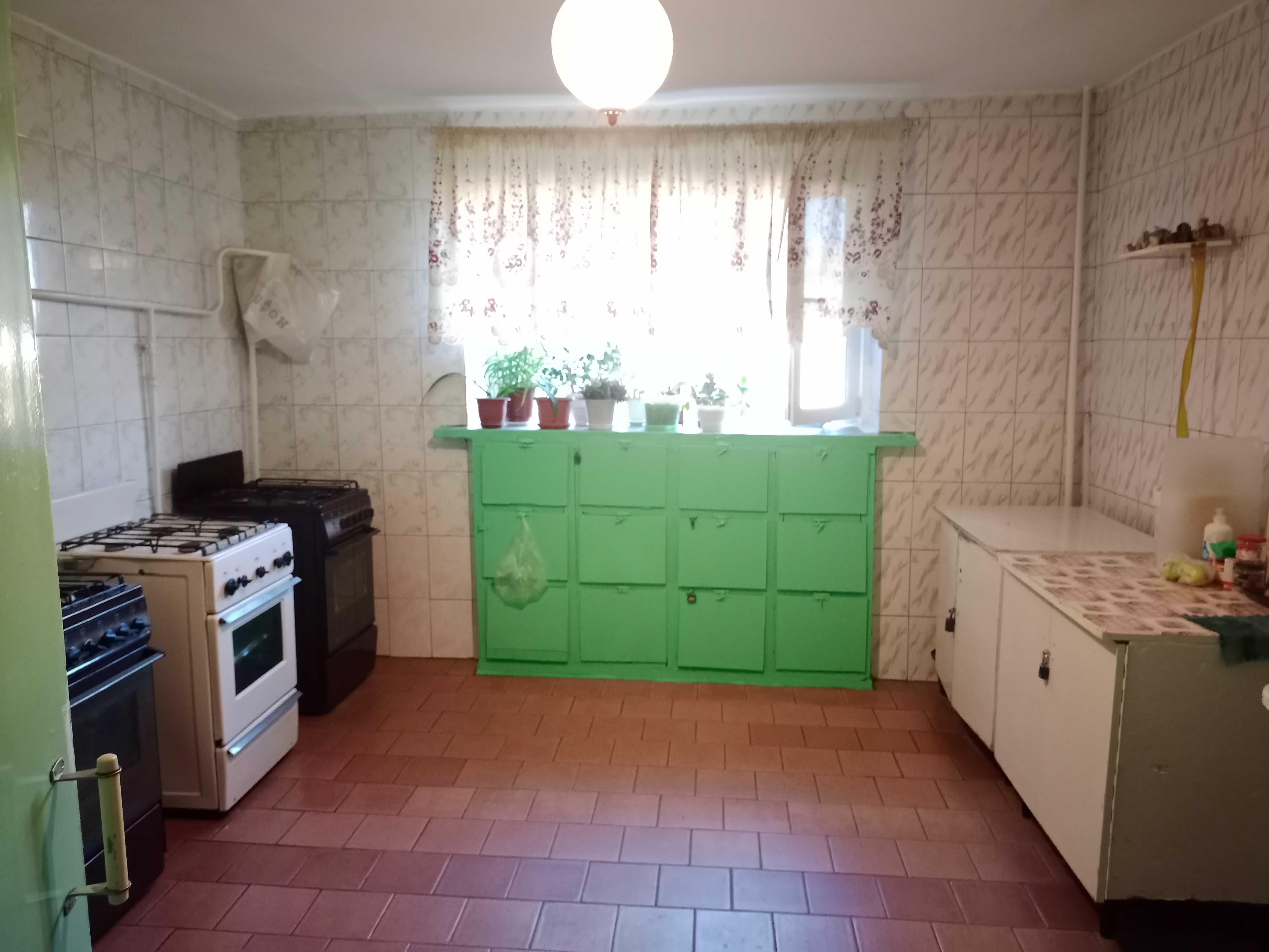 Здається кімната в гуртожитку