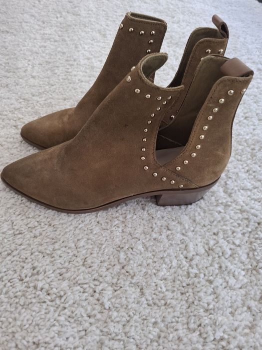 Botins camel Stradivarius