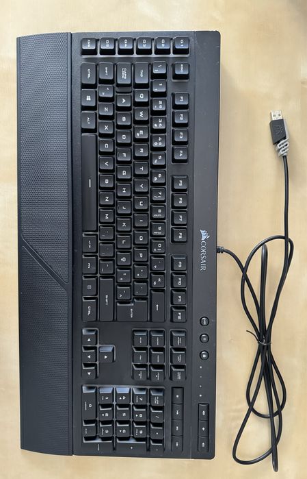 Teclado gaming Corsair K55 RGB