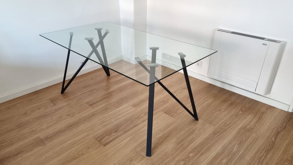 Mesa de refeição em vidro temperado