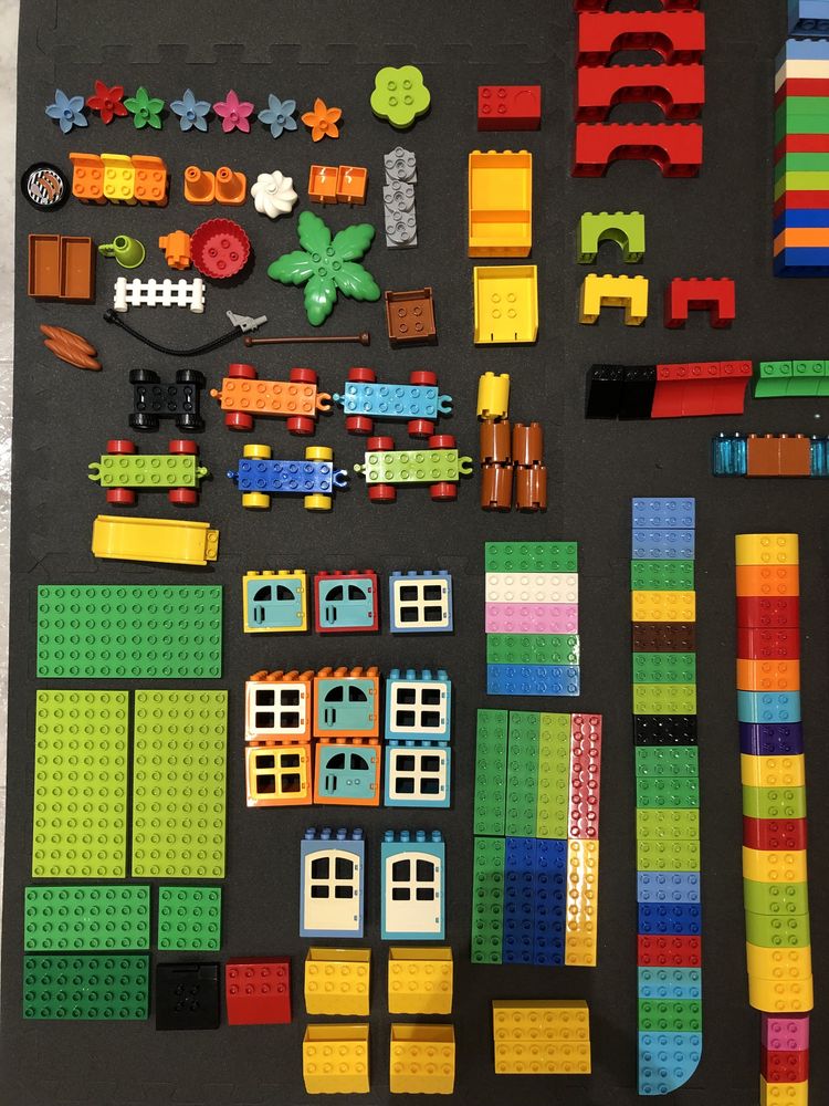 LEGO DUPLO - 359 Peças Variadas