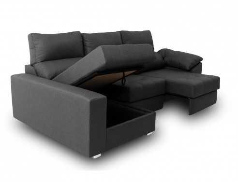 Sofa com dois puffs e arrumação