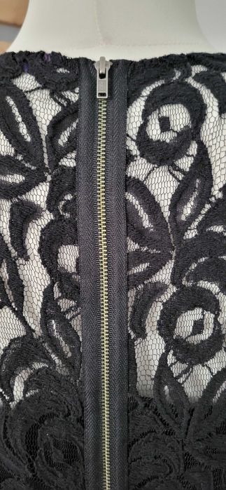 Czarna koronkowa sukienka R.46/48